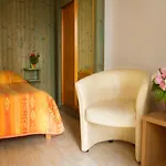 Hotel De La Grotte Aix-les-Bains