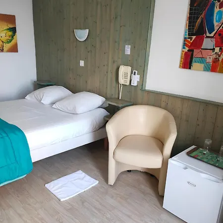 De La Grotte Hotel 2*