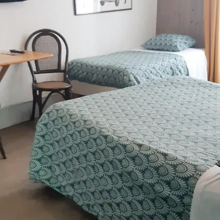 Hotel De La Grotte Aix-les-Bains