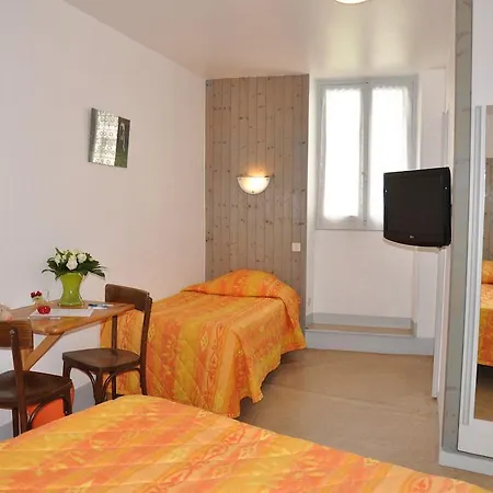 Hotel De La Grotte Aix-les-Bains