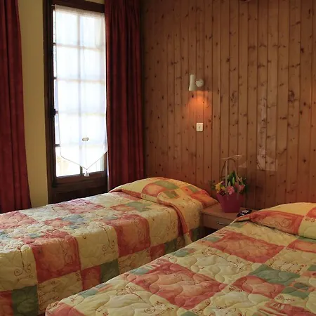 Hotel De La Grotte Aix-les-Bains