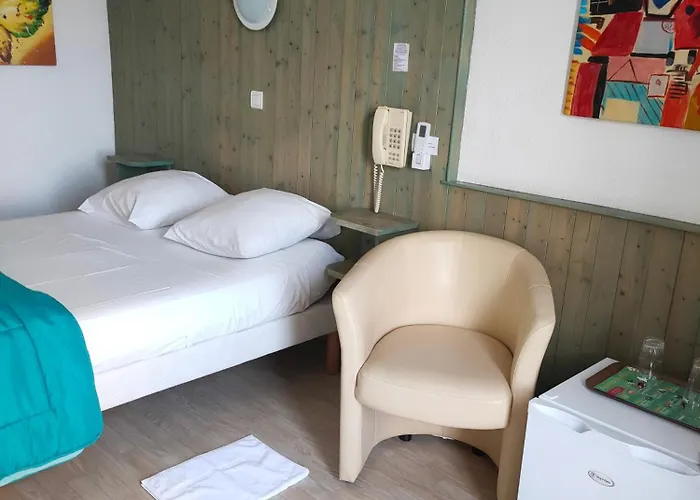 De La Grotte Hotel 2*