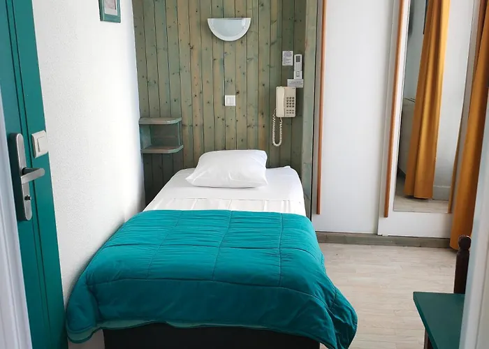 De La Grotte Hotel