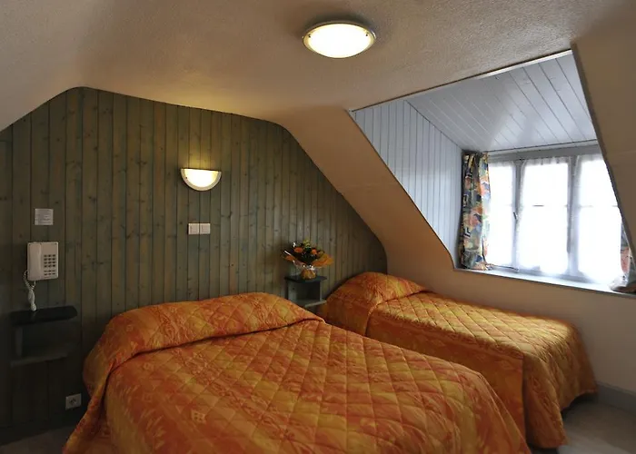 Hotel De La Grotte 2*