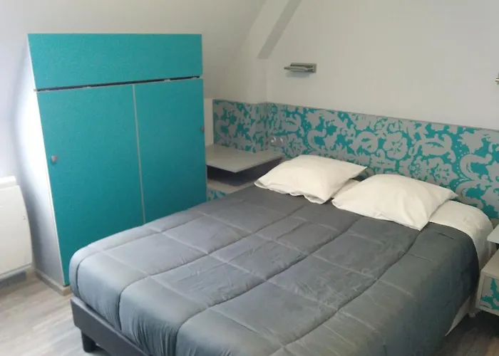 De La Grotte Aix-les-Bains