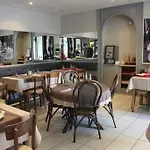 Hotel De La Grotte 2*